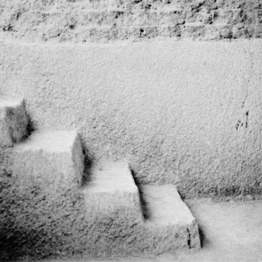 Plate XVI. a. Idu, lower level court, east wall, steps, obelisk